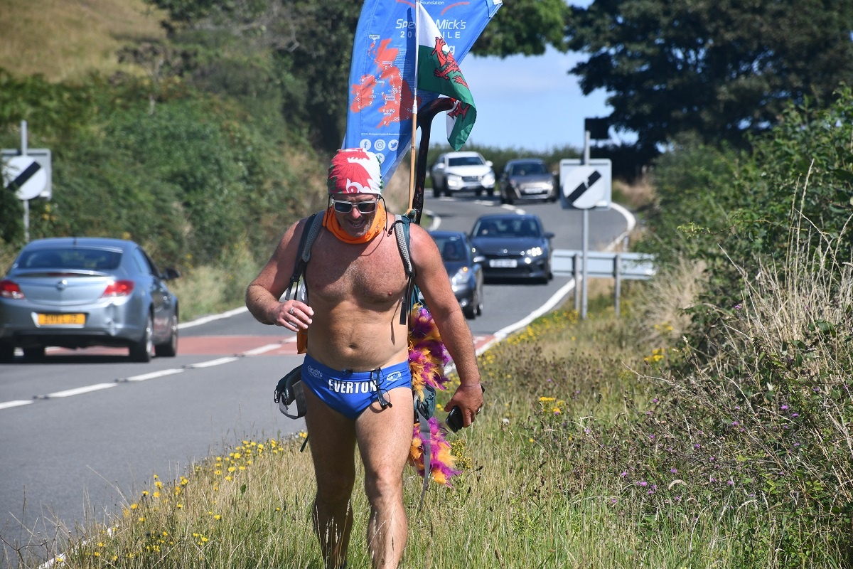 SpeedoMick approaches Llanrhystud, Ceredigion, Wales