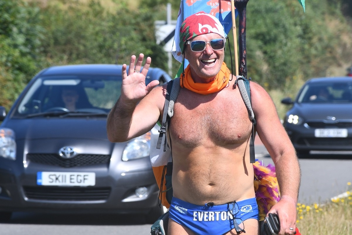 SpeedoMick greets residents of Llanrhystud